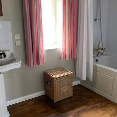 Holiday home Sleeps 6 Vineyard Escape- Petsok & Airport Access Saint-Meard-de-Gurcon
