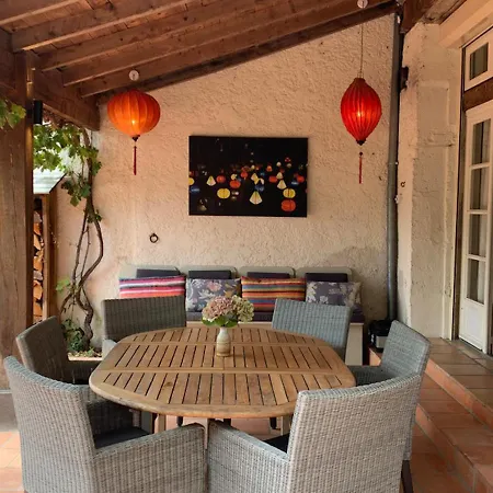 Sleeps 6 Vineyard Escape- Petsok & Airport Access