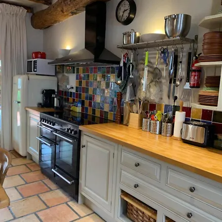 Dom wakacyjny Sleeps 6 Vineyard Escape- Petsok & Airport Access